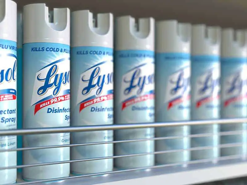 Does Lysol kill roaches?
